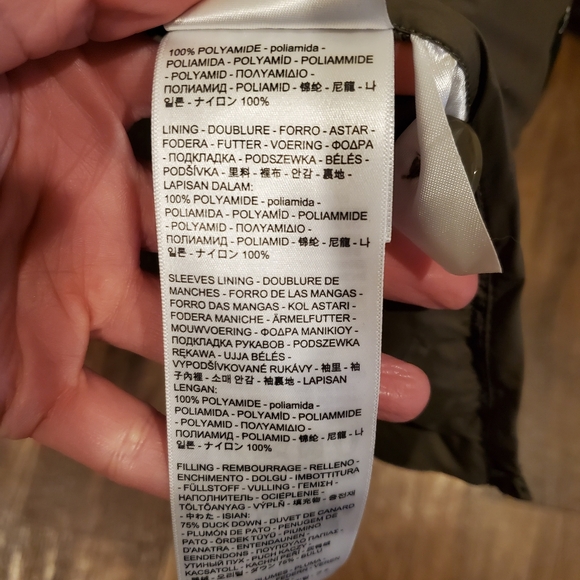 Levi's olive green puffer jacket size medium - Picture 4 of 6